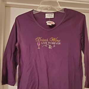 Fun, novelty wine tee